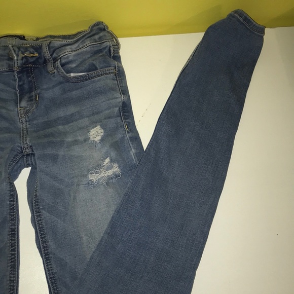Hollister light blue jeans! - Picture 3 of 5